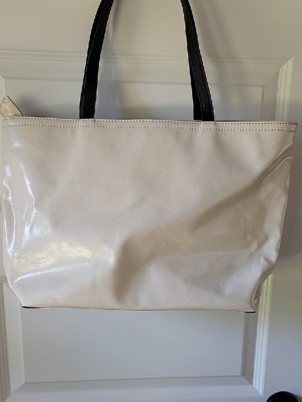 kate spade New York Cream Minnie Mouse Tote with Black Leather Handles~Like New - Picture 10 of 16